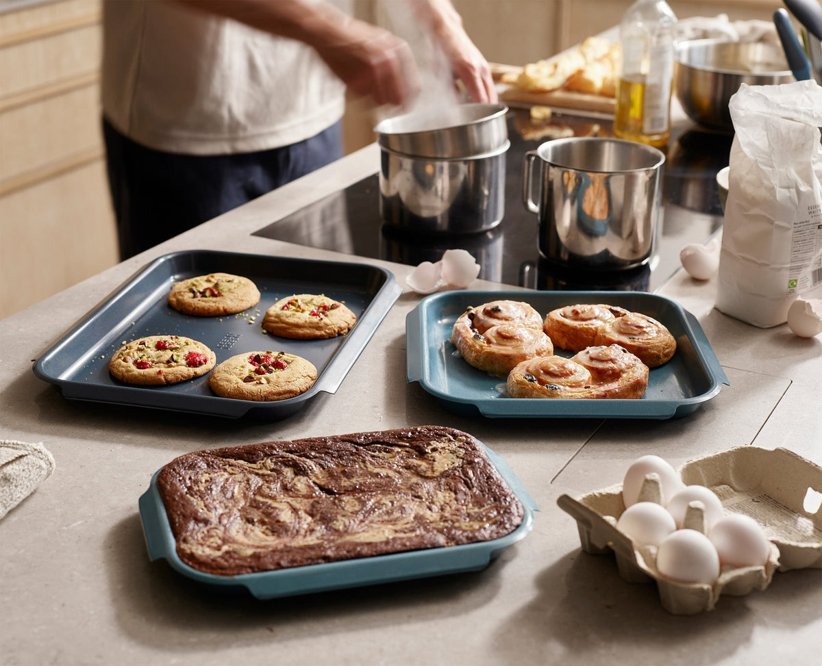 6-piece Nest™ Non-stick Baking Tray Set