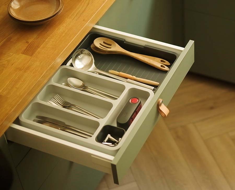 DrawerStore™ Gray Expandable Cutlery Tray
