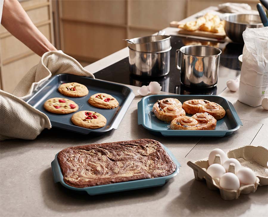 Nest™ Bake Non-Stick 3-piece Blue Baking Pan Set
