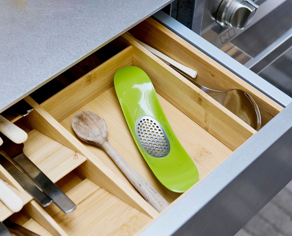 Rocker™ Green Garlic Crusher