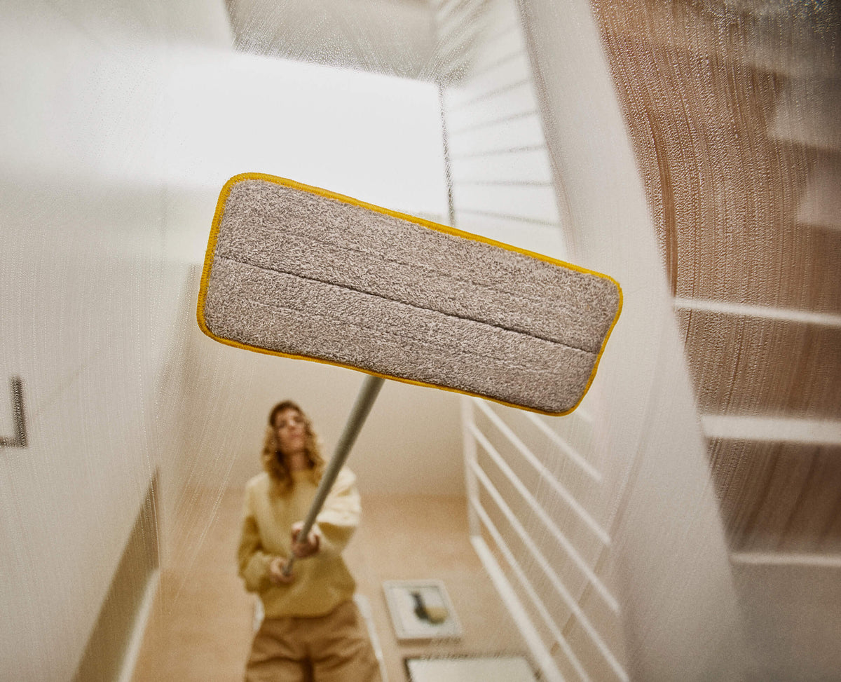 UltraClean Microfiber Floor Mop Cleaning System with Replacement Pads